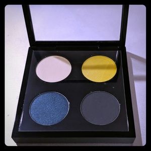 Mac eyeshadow palette Colour Added